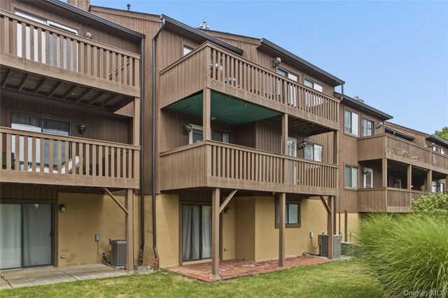 702 Scenic Lane, Poughkeepsie, NY 12603