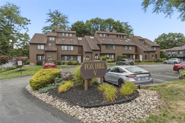 702 Scenic Lane, Poughkeepsie, NY 12603