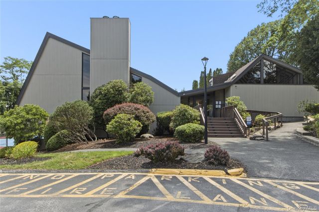 702 Scenic Lane, Poughkeepsie, NY 12603