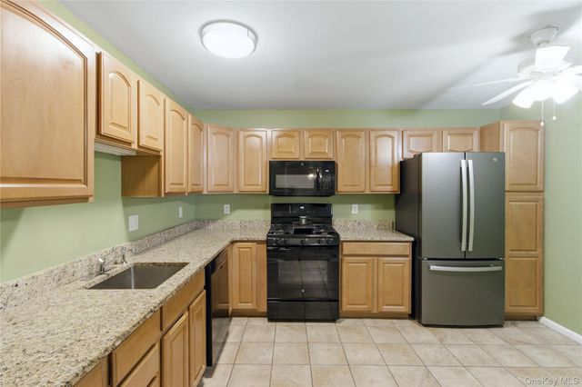 702 Scenic Lane, Poughkeepsie, NY 12603