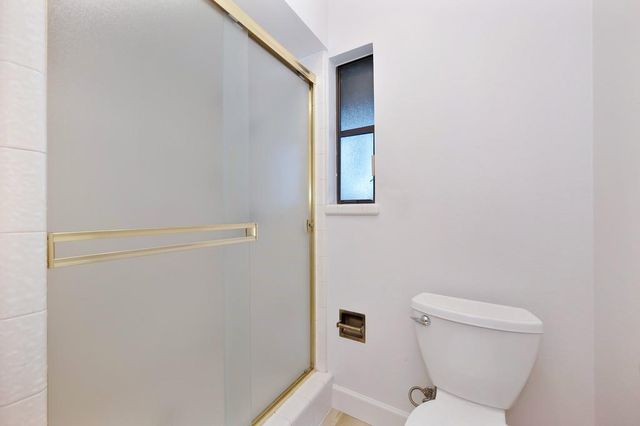 2502 American River Dr, Sacramento, CA 95864