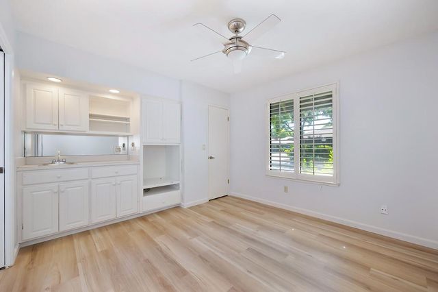 2502 American River Dr, Sacramento, CA 95864