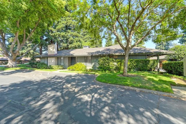 2502 American River Dr, Sacramento, CA 95864