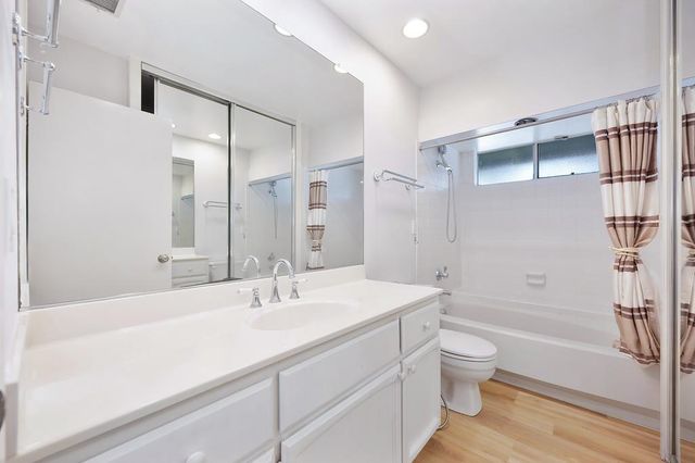 2502 American River Dr, Sacramento, CA 95864
