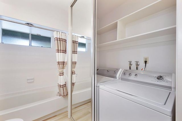 2502 American River Dr, Sacramento, CA 95864