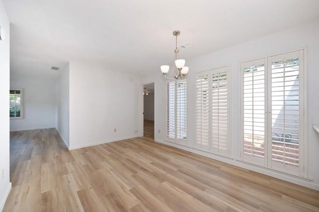 2502 American River Dr, Sacramento, CA 95864