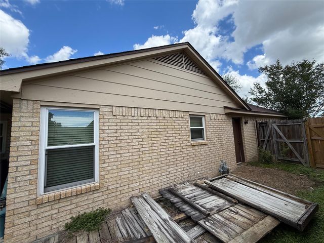 5122 Pepper Mill Street, Baytown, TX 77521