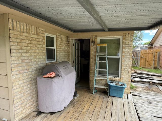 5122 Pepper Mill Street, Baytown, TX 77521