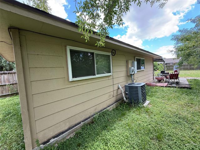 5122 Pepper Mill Street, Baytown, TX 77521