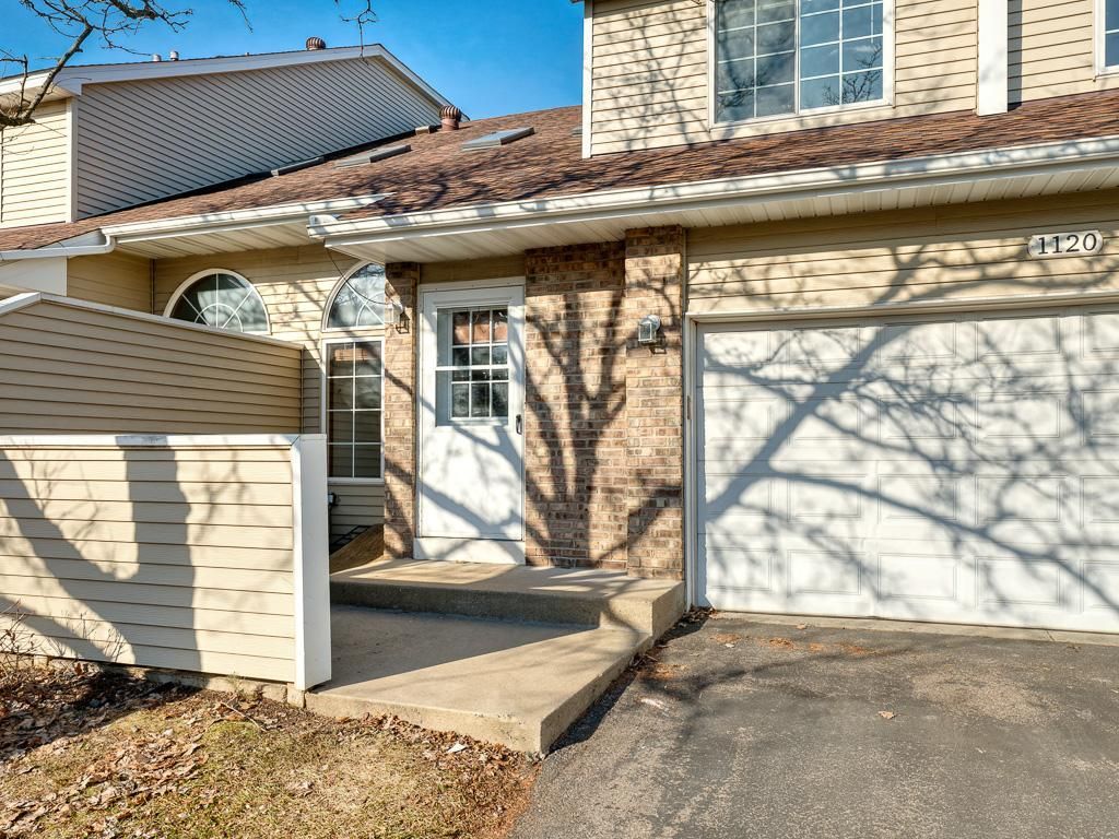 1120 Pecks Woods Drive, New Brighton, MN 55112 — photo 2