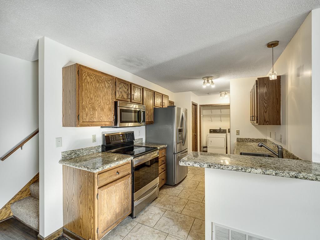 1120 Pecks Woods Drive, New Brighton, MN 55112 — photo 5
