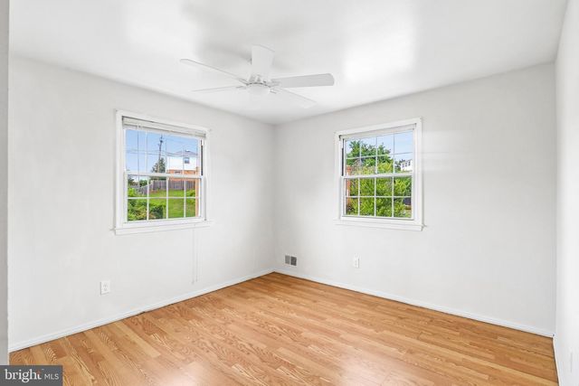 7303 CALDER DR, Capitol Heights, MD 20743