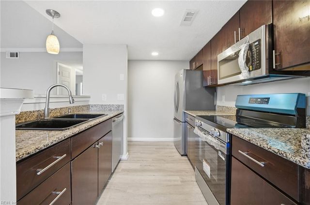 46 Emeraude Plage DR A, Hampton, VA 23666