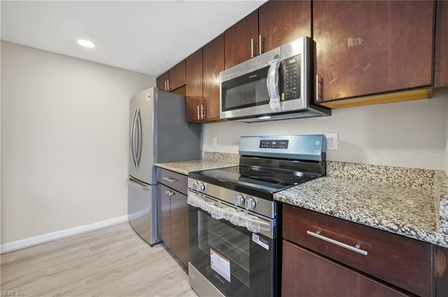 46 Emeraude Plage DR A, Hampton, VA 23666