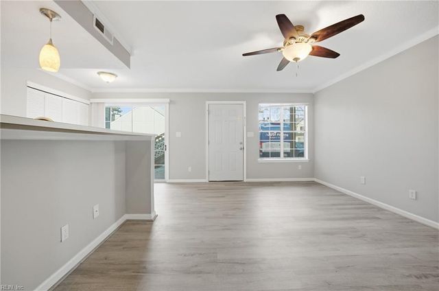 46 Emeraude Plage DR A, Hampton, VA 23666