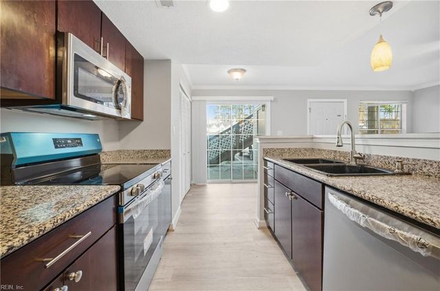 46 Emeraude Plage DR A, Hampton, VA 23666