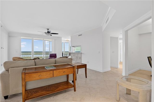 1060 Borghese LN 1005, Naples, FL 34114