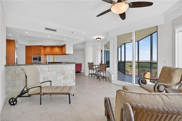 1060 Borghese LN 1005, Naples, FL 34114