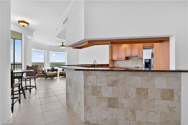 1060 Borghese LN 1005, Naples, FL 34114