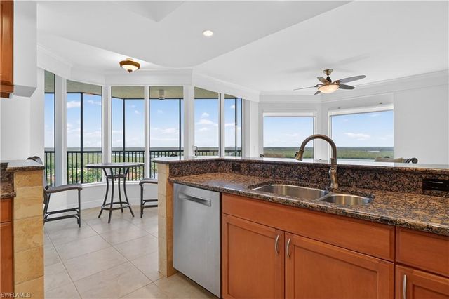 1060 Borghese LN 1005, Naples, FL 34114