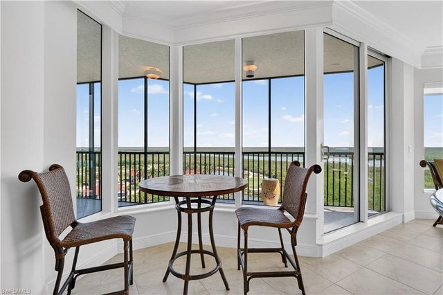 1060 Borghese LN 1005, Naples, FL 34114