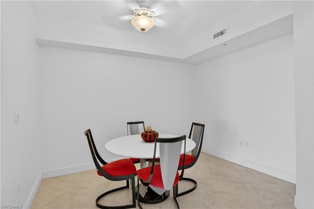 1060 Borghese LN 1005, Naples, FL 34114