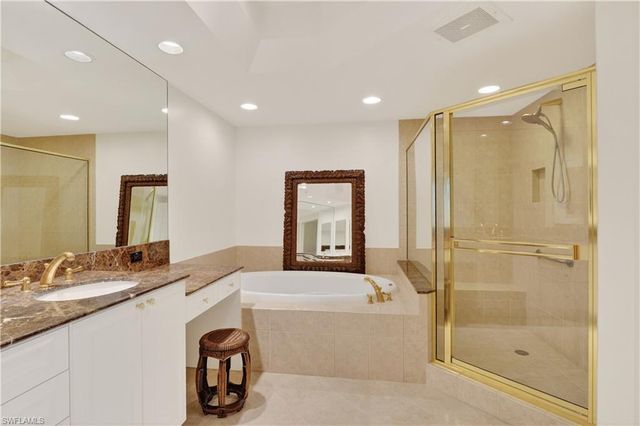 1060 Borghese LN 1005, Naples, FL 34114