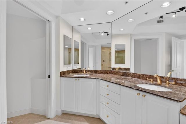 1060 Borghese LN 1005, Naples, FL 34114