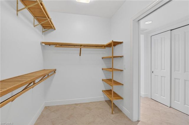 1060 Borghese LN 1005, Naples, FL 34114