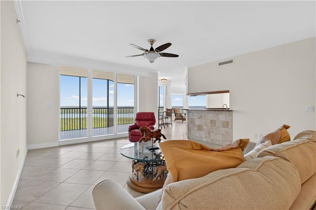 1060 Borghese LN 1005, Naples, FL 34114