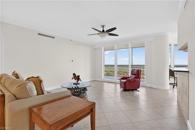 1060 Borghese LN 1005, Naples, FL 34114