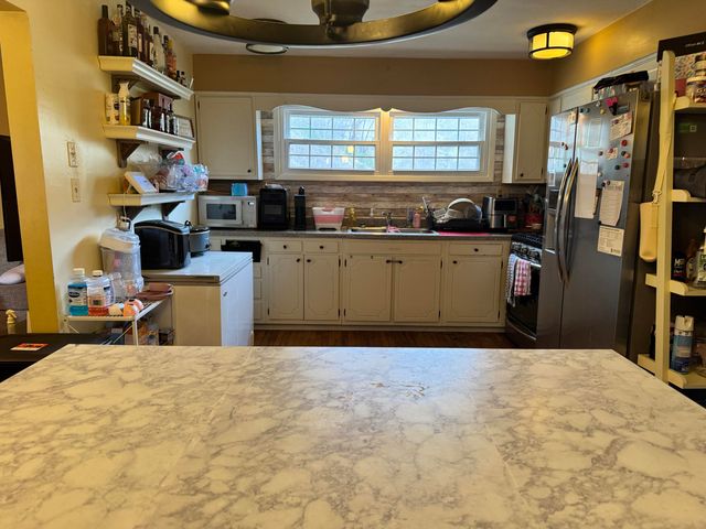 514 Cracker Bottom Rd Road, Martin, KY 41649