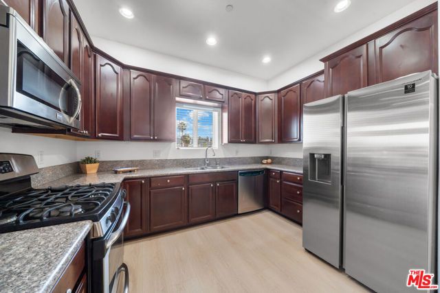 309 S Mariposa Avenue 301, Los Angeles, CA 90020