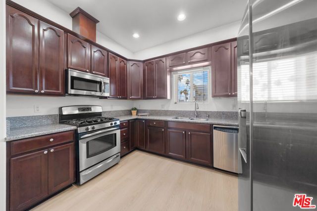 309 S Mariposa Avenue 301, Los Angeles, CA 90020
