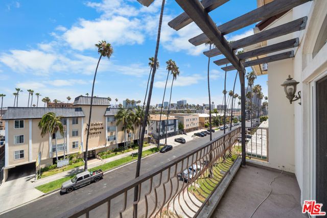 309 S Mariposa Avenue 301, Los Angeles, CA 90020