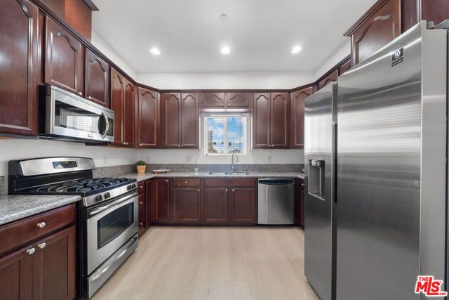309 S Mariposa Avenue 301, Los Angeles, CA 90020