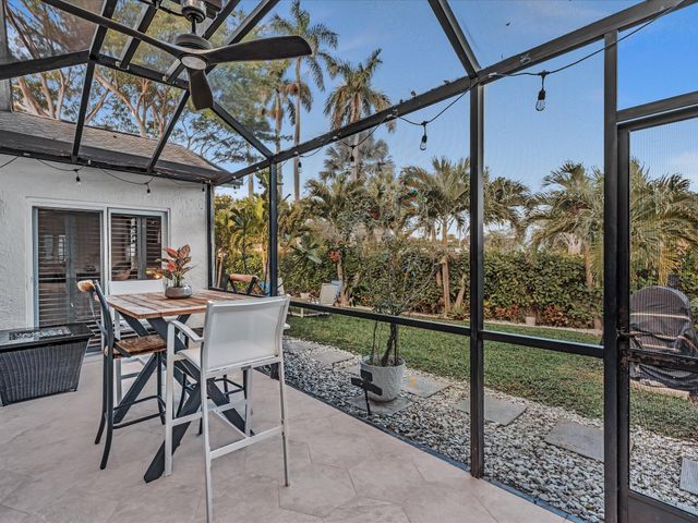 9043 Chatsworth Cascades, Boca Raton, FL 33434