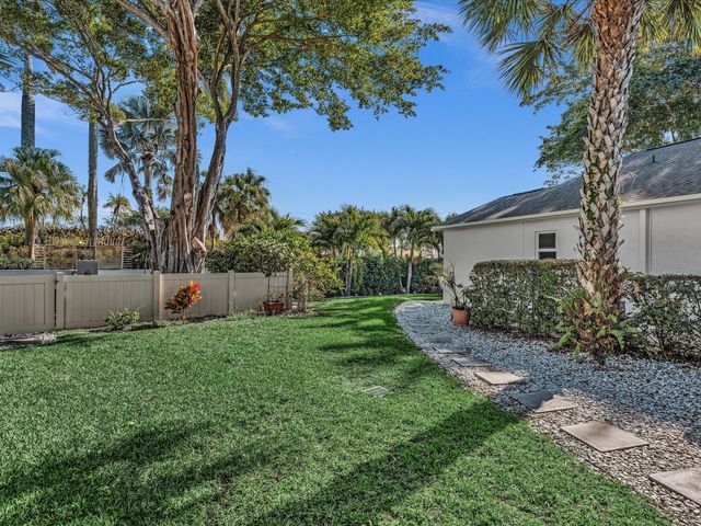 9043 Chatsworth Cascades, Boca Raton, FL 33434