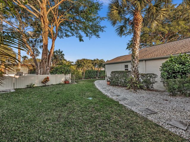 9043 Chatsworth Cascades, Boca Raton, FL 33434