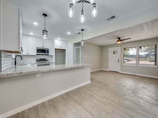 2619 Richland Avenue, Farmers Branch, TX 75234