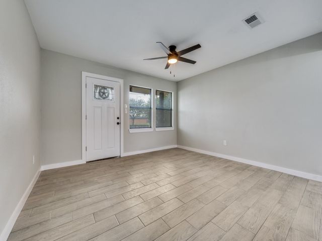 2619 Richland Avenue, Farmers Branch, TX 75234