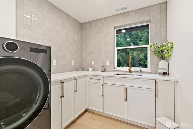 9741 NE White Horse Drive, Kingston, WA 98346