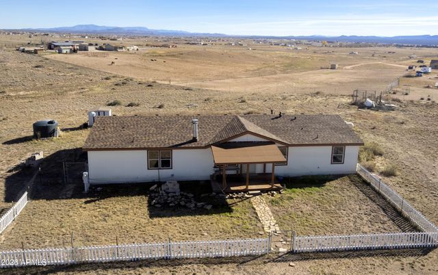 26785 N DARK SKY Drive, Paulden, AZ 86334