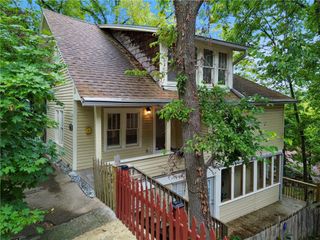 215 Spring Street, Eureka Springs, AR 72632