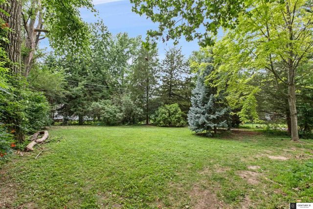 1210 Hillcrest Drive, Bellevue, NE 68005