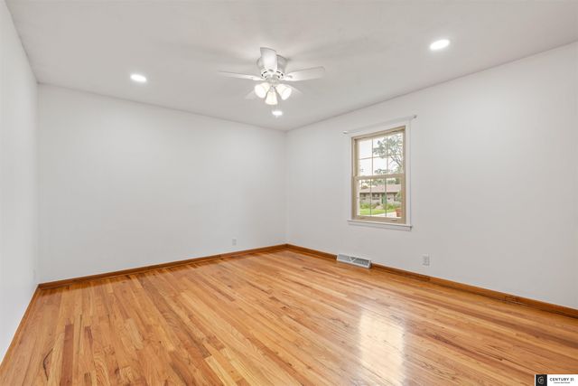 1210 Hillcrest Drive, Bellevue, NE 68005