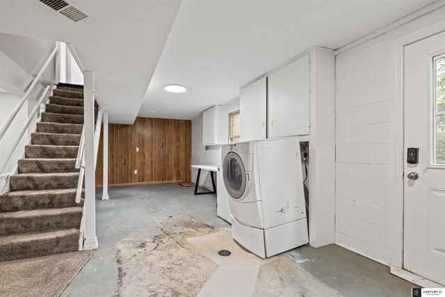 1210 Hillcrest Drive, Bellevue, NE 68005