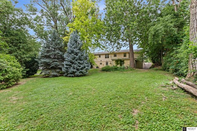 1210 Hillcrest Drive, Bellevue, NE 68005
