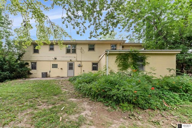 1210 Hillcrest Drive, Bellevue, NE 68005