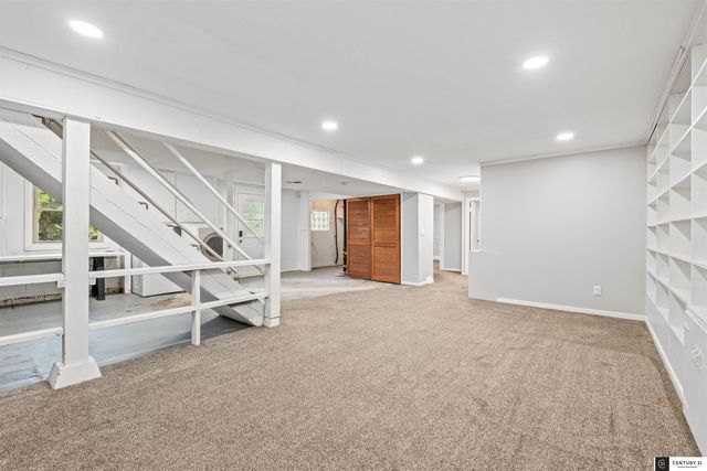 1210 Hillcrest Drive, Bellevue, NE 68005